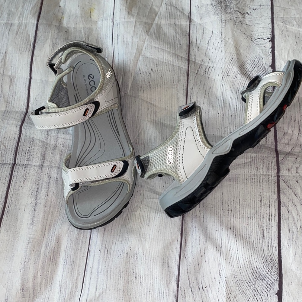 NWOT Ecco Sandals Size 376.5